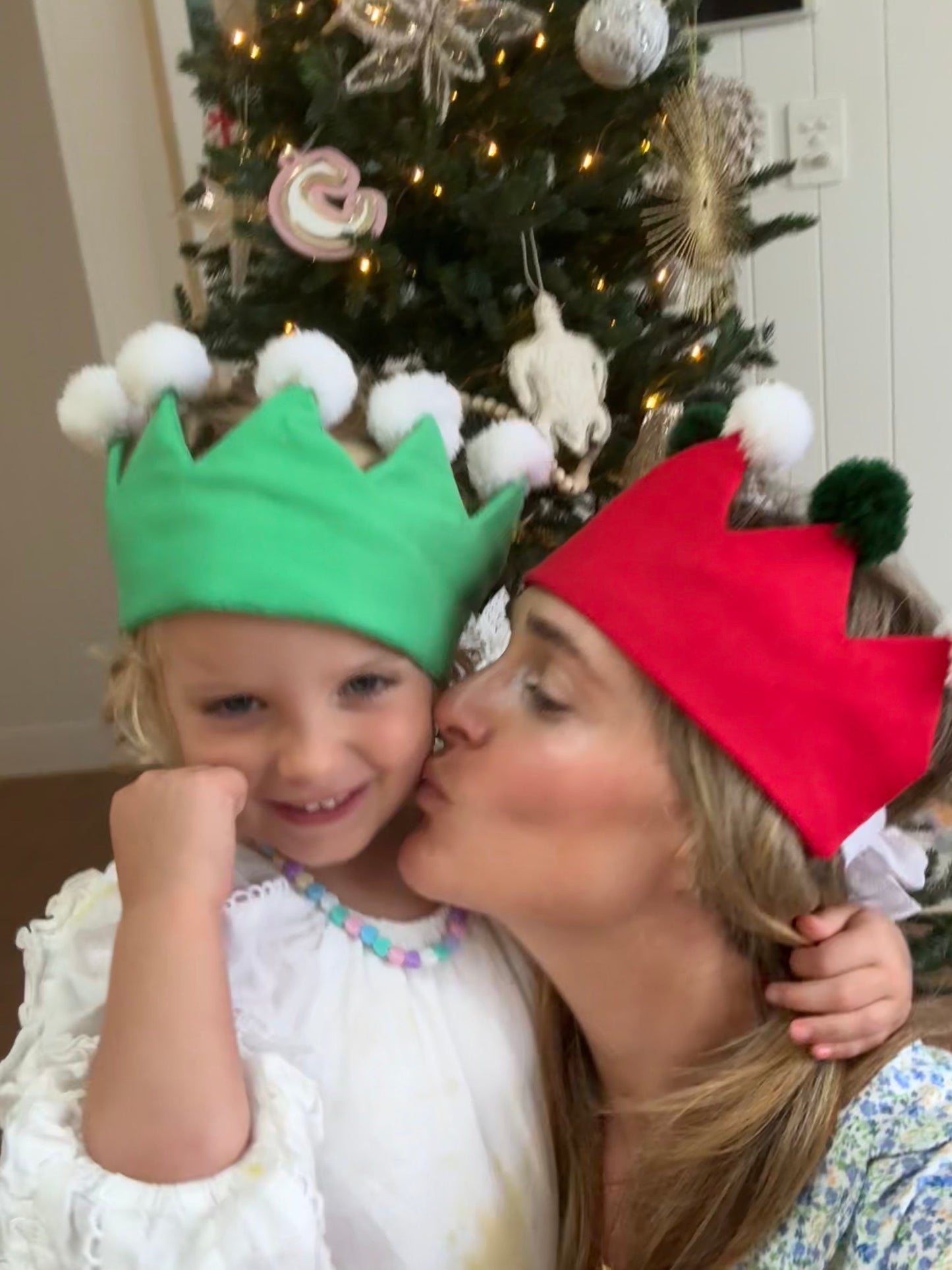 Christmas Crown Linen